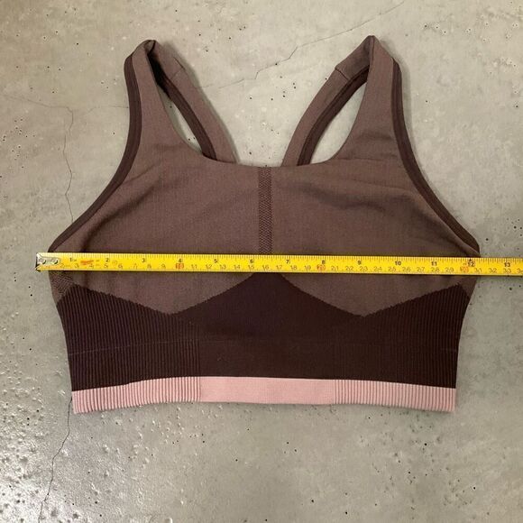 COS Seamless Performance Sports Bra - Picture 6 of 7